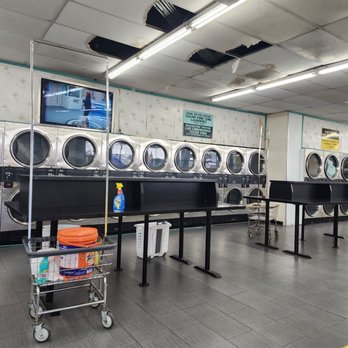 Snow White Laundromat - Dirtiest place ever. - Laundromat Near Me - Mission Hills, California Snow White Laundromat - Dirtiest place ever. - Laundromat Near Me - Mission Hills, California