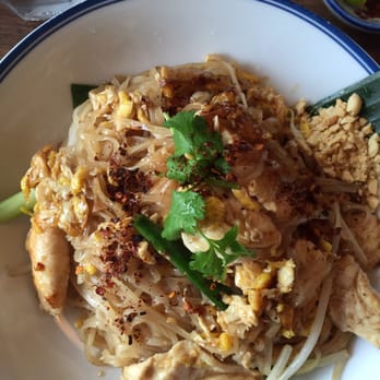 Sla Thai Restaurant - Pad thai chicken, well balanced - Thai Near Me - Montclair, New Jersey