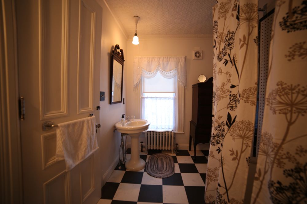 EASTSIDE INN VICTORIAN BED & BREAKFAST Updated September 2024 15 Photos 460 Pawling Ave