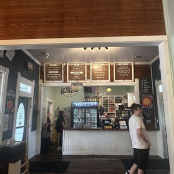 Tin Top Burger Shop - Burgers Near Me - New Braunfels, Texas Tin Top Burger Shop - Burgers Near Me - New Braunfels, Texas