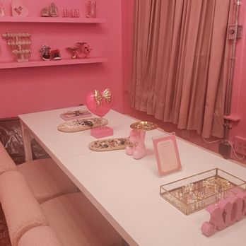 Pink Rich Charm Bar - Jewelry Near Me - Cincinnati, Ohio Pink Rich Charm Bar - Jewelry Near Me - Cincinnati, Ohio