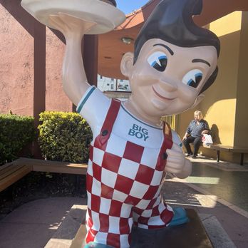 Bob’s Big Boy - Big Boy - American Near Me - Burbank, California