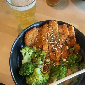 Social Eatery - Fried chicken Curry & Pear cider - Bubble Tea Near Me - Millbrae, California