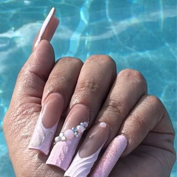 Topline Nails and Lashes - Nail Salons Near Me - Pico Rivera, California