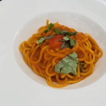 The Villa Casa Casuarina - Ginni's Basil spaguetti - Hotels Near Me - Miami Beach, Florida The Villa Casa Casuarina - Ginni's Basil spaguetti - Hotels Near Me - Miami Beach, Florida