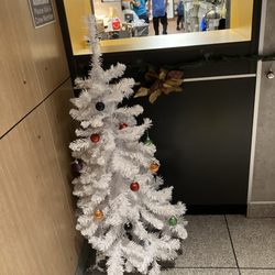 McDonald's - Waiting for my order but always quick