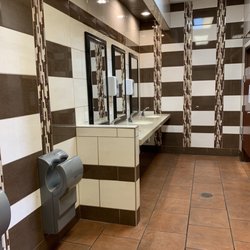 Shell - Ladies' restroom