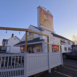 Tres Amigos Bar & Grill - View from the road