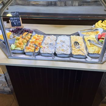 Cuba Lives Restaurant - Salad Near Me - Hialeah, Florida