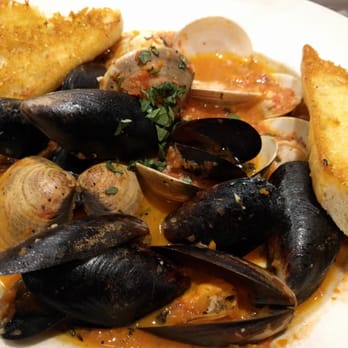 Rogue Regency Inn & Suites - Clam and mussel appetitzer - Hotels Near Me - Medford, Oregon Rogue Regency Inn & Suites - Clam and mussel appetitzer - Hotels Near Me - Medford, Oregon