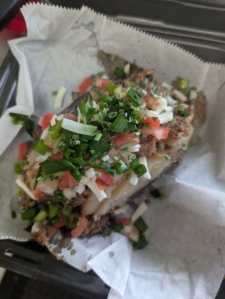 Food from Walley Taters and More