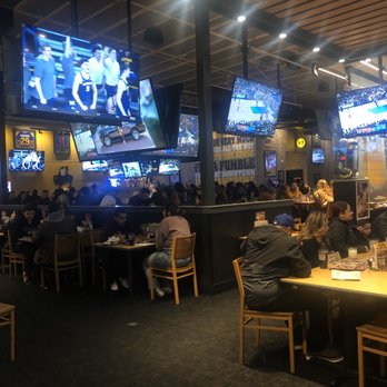 Buffalo Wild Wings - Packed! - Chicken Wings Near Me - Montclair, California