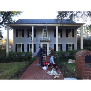 Clear Choice Lawn Care - two men working on a house - Lawn Services Near Me - Tyler, Texas Clear Choice Lawn Care - two men working on a house - Lawn Services Near Me - Tyler, Texas