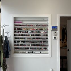 DL's Luxe Nail Salon - Nail polish colours