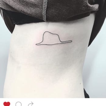 19:28 - One my new tattoos by Fer - l'éléphant dans un boa/chapeau from Le Petit Prince. - Tattoo Near Me - Barcelona, B