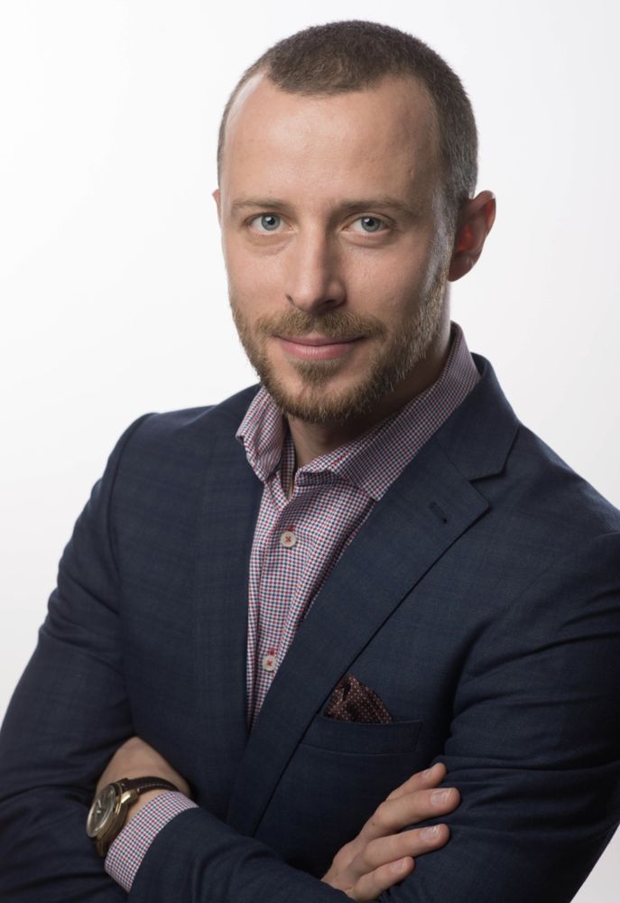 AKIF AKYUZ DOUGLAS ELLIMAN REAL ESTATE 4737 Vernon Blvd, Long