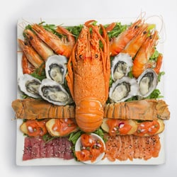 Richmond Oysters - Deluxe seafood platter (photo source: official website)