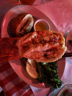 Lefty's Lobster and Chowder House by null