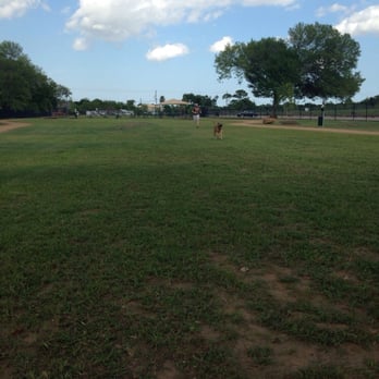 Red Bluff Pet Resort - Pet Sitting Near Me - Pasadena, Texas