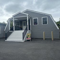 Miller’s Comics - Their new location.