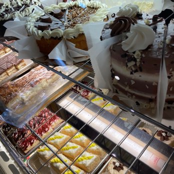 Continental Pastries - Bakeries Near Me - Battle Creek, Michigan