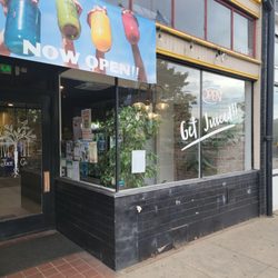 Live Life Juice Company - Outside