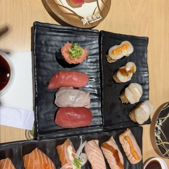 Waka Sakura - Salmon, tuna, scallop nigiries - Conveyor Belt Sushi Near Me - Gardena, California Waka Sakura - Salmon, tuna, scallop nigiries - Conveyor Belt Sushi Near Me - Gardena, California