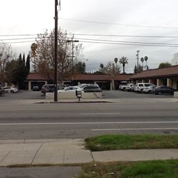 Gary's Custom Optik - Located in the shopping center "Chuck & Cheese" and "The Bank of Hope".