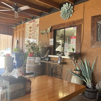 Aliyah's Kitchen and Grill  - Mexican Near Me - Templeton, California