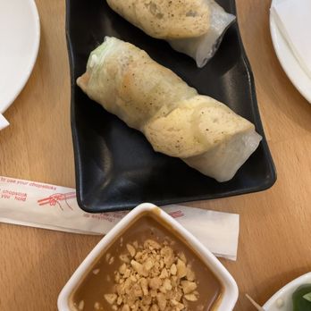 Banh Restaurant - Summer rolls with peanut sauce - Vietnamese Near Me - Philadelphia, Pennsylvania