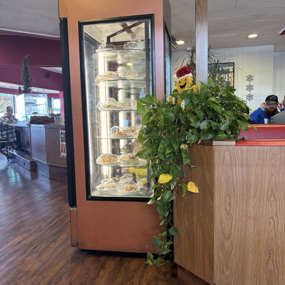 Goldenwest Diner - Pies - Diners Near Me - Westminster, California