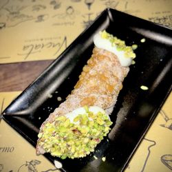 Vuciata - kitchen market - Cannolo with ricotta cheese and Pistachio