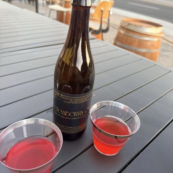 Hive Five Meadery - Meaderies Near Me - Kingman, Arizona