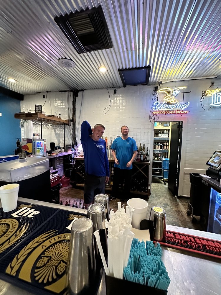 Andy D's, Navarre Roadtrippers