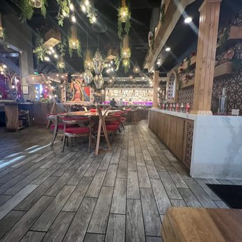 Rosa Madera - Seating - Mexican Near Me - Sacramento, California Rosa Madera - Seating - Mexican Near Me - Sacramento, California