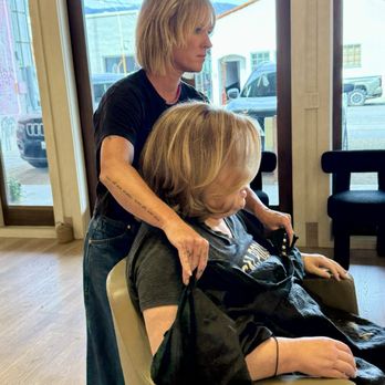 Leone Salon - Amanda Leone and my sister - Hair Salons Near Me - Santa Barbara, California Leone Salon - Amanda Leone and my sister - Hair Salons Near Me - Santa Barbara, California