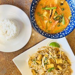 Thai and I - red curry with tofu and pad thai