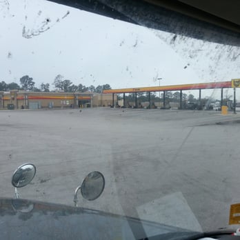 Love's Travel Stop - Gas Stations Near Me - Willis, Texas