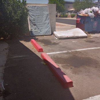 Gorenter - Bed i put outside by the dumpster on about 7/30/2021 - Property Management Near Me - Phoenix, Arizona Gorenter - Bed i put outside by the dumpster on about 7/30/2021 - Property Management Near Me - Phoenix, Arizona