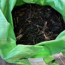 Lee Rowan's Gardenworld - 20% of bag was just wet muddy mulch.