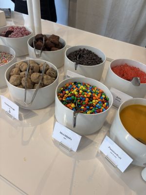 Mimi's Frozen Yogurt by null