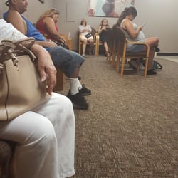 Macias Eye Medical Centers - People waiting since 1pm while the doctor and staff are on lunch