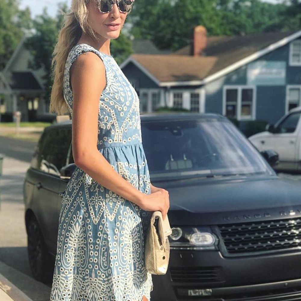 Alice Blue Boutique - This dress is SO comfy and timeless -- perfect for any occasion. OH. and it has pockets! glasses and clutch from Alice Blue also! - Women's Clothing Near Me - Chattanooga, Tennessee