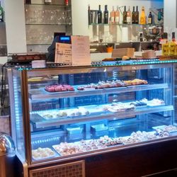 Pasticceria Sanremo - Hilfe, zig leckere Zuckerle nebeneinander. Gut, dass es auch kräftige Kaffee-Spezialitäten gibt.