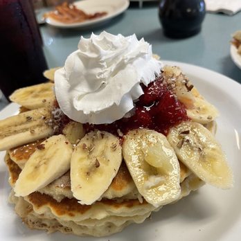 Mother's Table - Pancakes with banana and strawberry topping - American Near Me - Indianapolis, Indiana