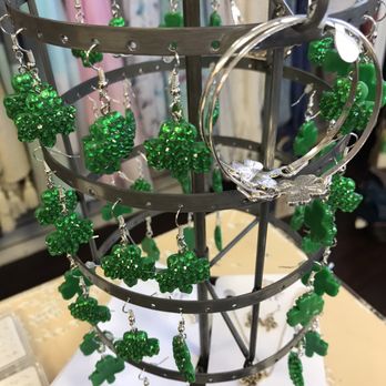 Split Pea Accessories - St. Patrick's earrings. - Accessories Near Me - Grass Valley, California Split Pea Accessories - St. Patrick's earrings. - Accessories Near Me - Grass Valley, California