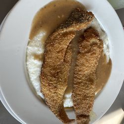 The Yellow Bee - Fish and Grits
