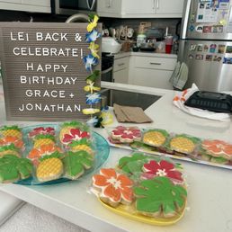 24 sugar cookies tropical theme