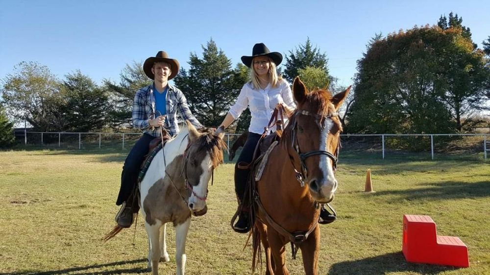 Manna Ranch Trail Rides Logo