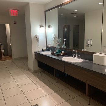 Body by Brooklyn - Locker room - Day Spas Near Me - Brooklyn, New York